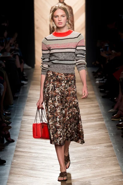 Look 14